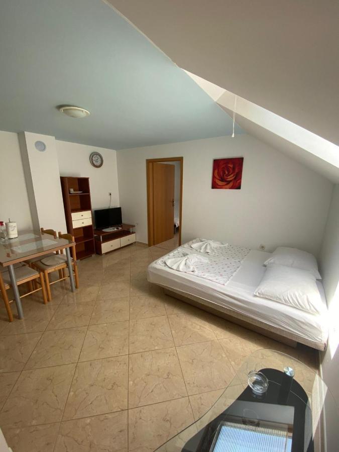 Apartments Mara Orebić Extérieur photo